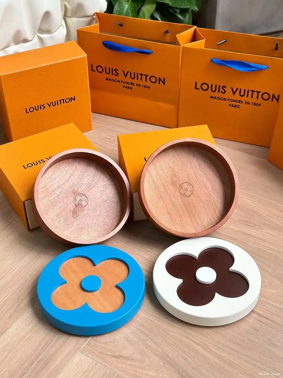 CUSTOM FLOWER LV BOX 0605